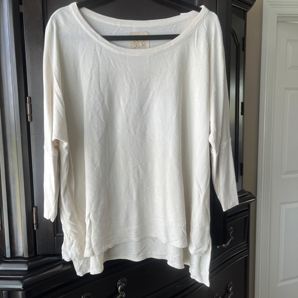 NWT Chaser Hi Lo Pullover Thermal, Swiss Coffee, Small